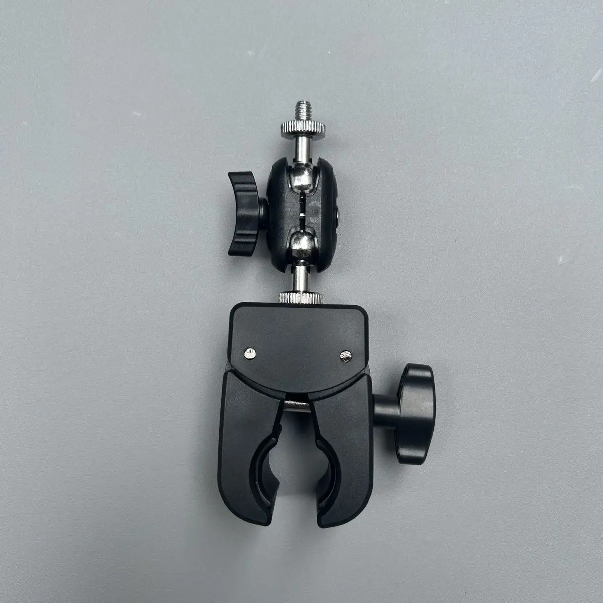 

Thickened 360 Degree Metal Joint Phone Holder with 1/4 Screw British 17mm Ball Head for Live Broadcast Tripod Accessories