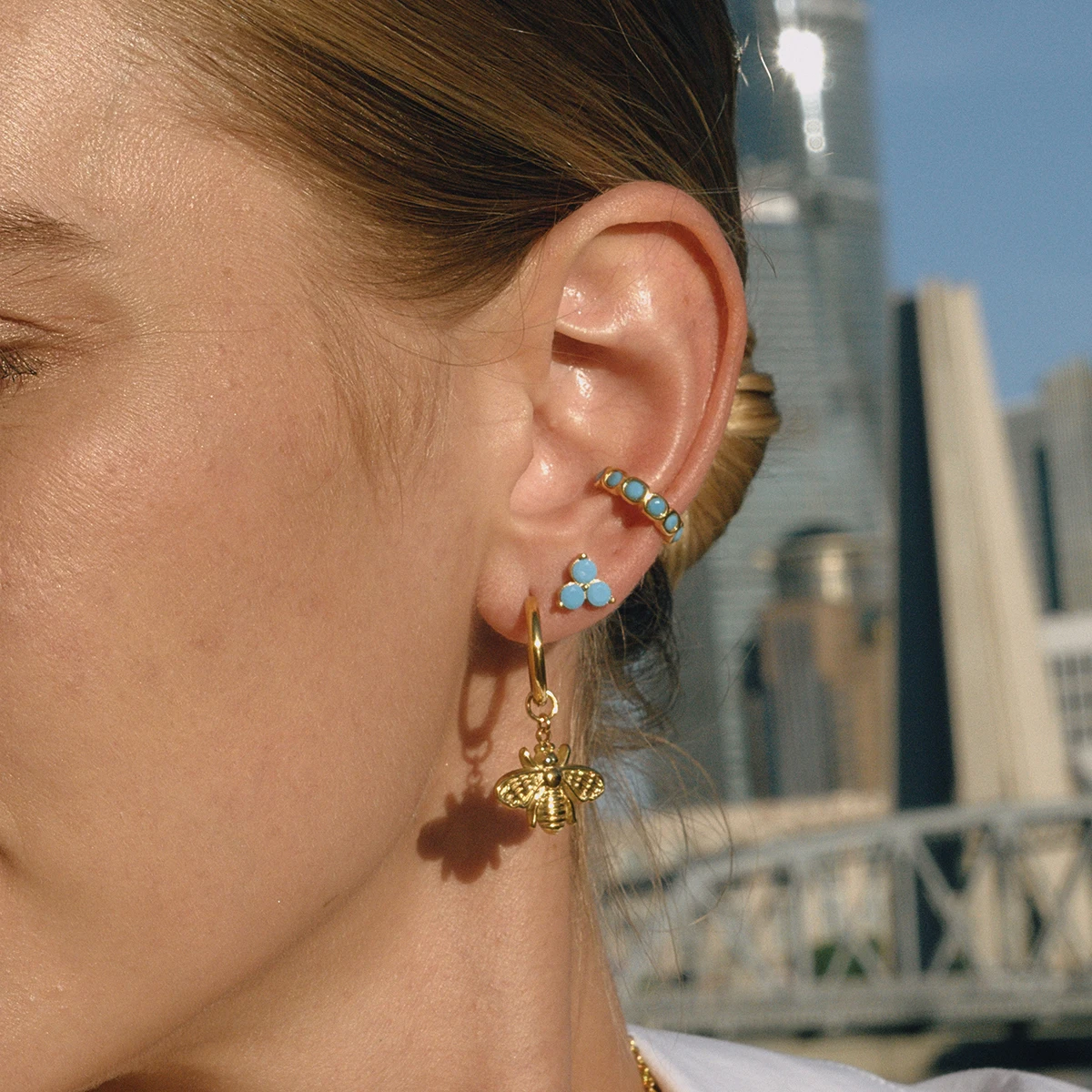 

AIKOER Classic Vintage 18K Gold Color Plated Blue Turquoise Ear Clip Hypoallergenic Waterproof Stainless Steel Women's Jewelry