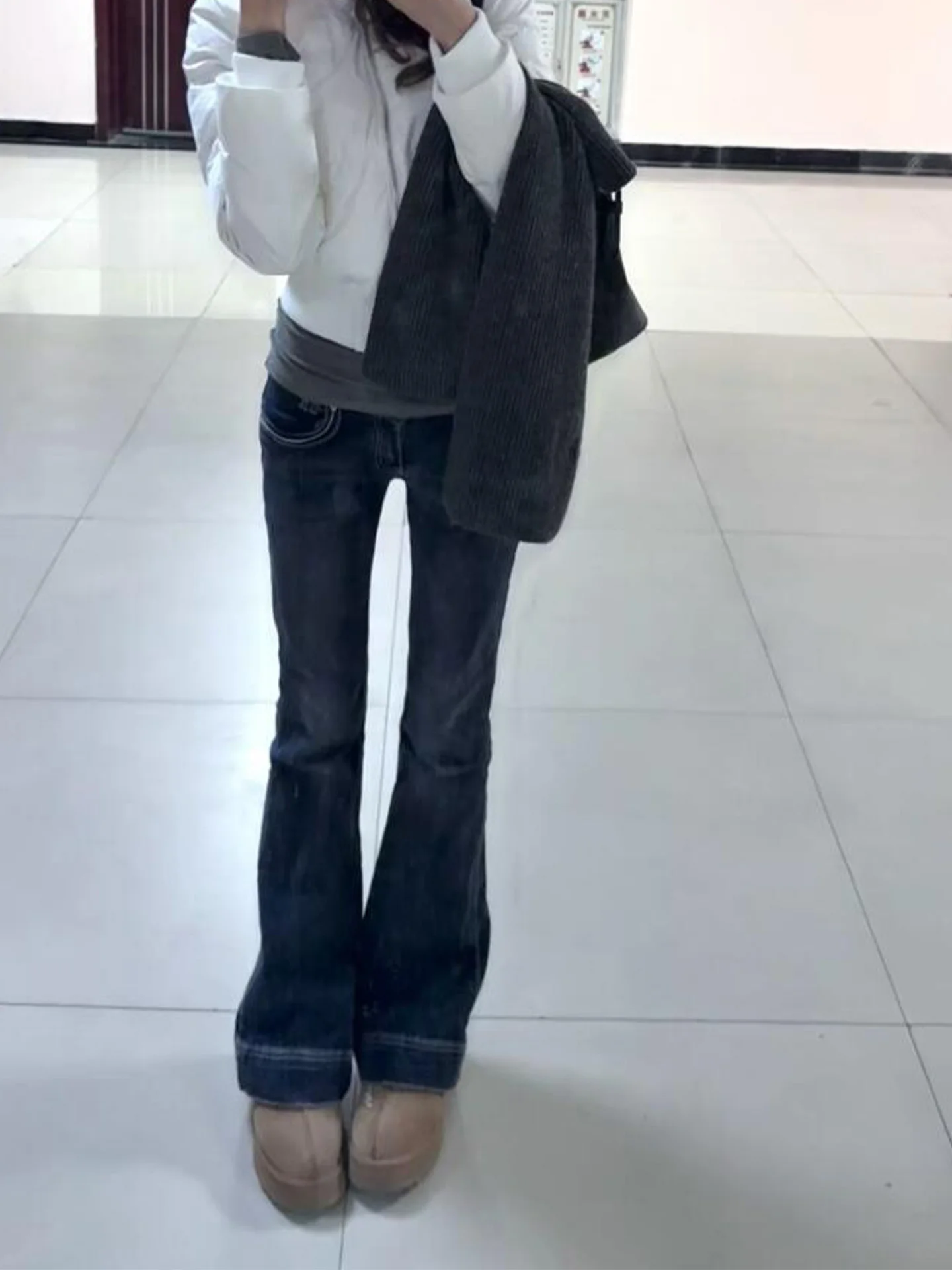 딥 블루 여성 와이드 레그 진 부츠컷 바지 가을 겨울 로우 웨이스트 순색 케이트 디테일 데님 원단 따뜻한 여성복