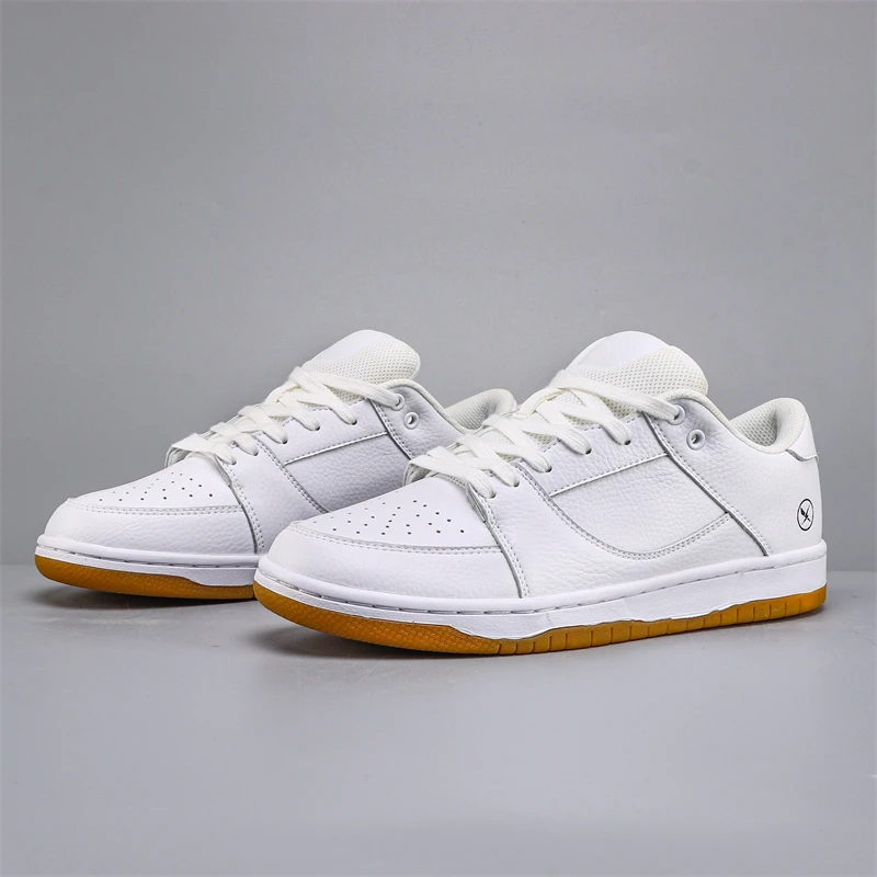 

Unisex Couples Sports Sneakers 2026 New: Retro Streetwear Breathable for Student Campus & Casual Sports