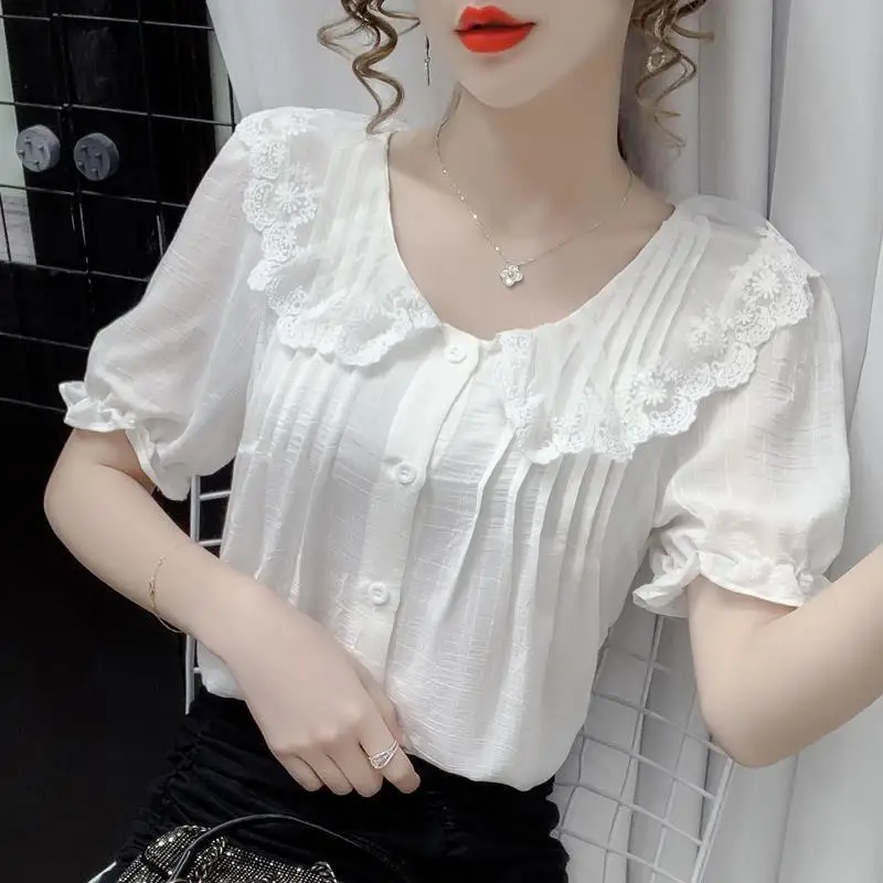 Lace lace shirt new 2023 explosion summer foreign style versatile pleated super immortal short -sleeved V -neck girl blouse