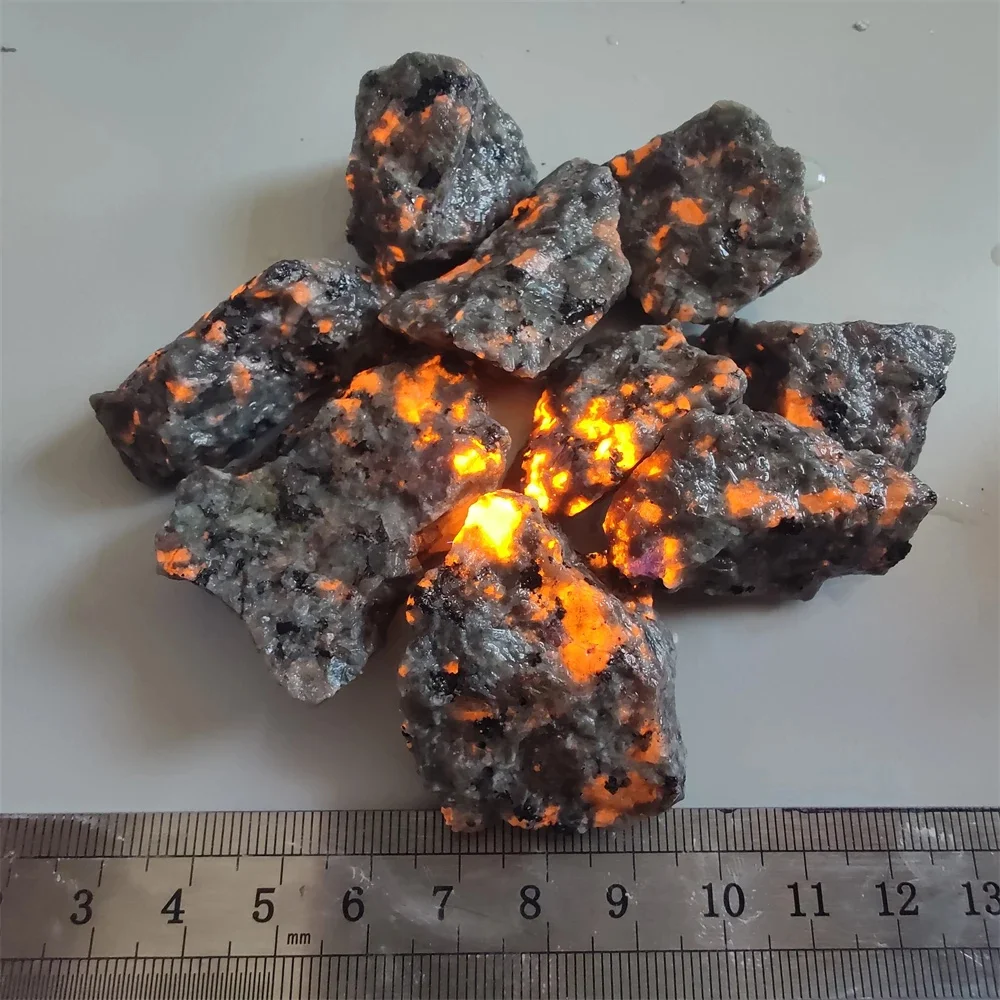 Natural Stone Raw Yooperlites Flame Stone Fluorescent Energy Reiki Specimens Diffuser Oils Stone Fire Home Decoration Stone