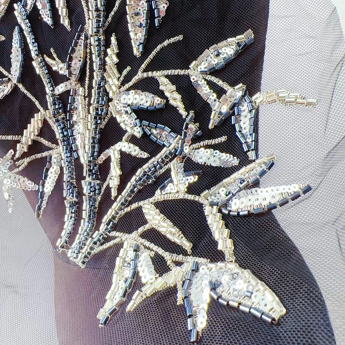 Schwarz-Silberne Bambus-Stickapplikation für Kleidungszubehör, Perlen-Aufnäher Nähzubehör – Detail 5