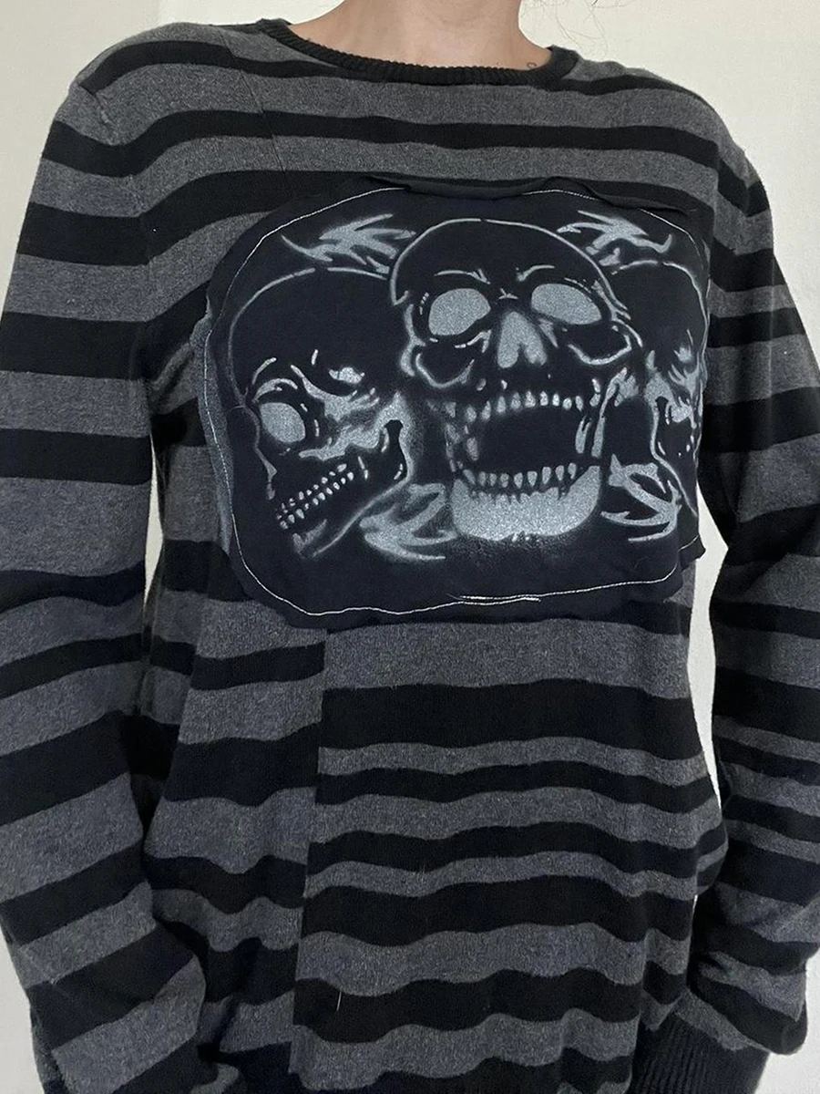 Women’s Stripes T-Shirts Gothic Long Sleeve Round Neck Skull Print Loose Tops Fall Grunge Blouses