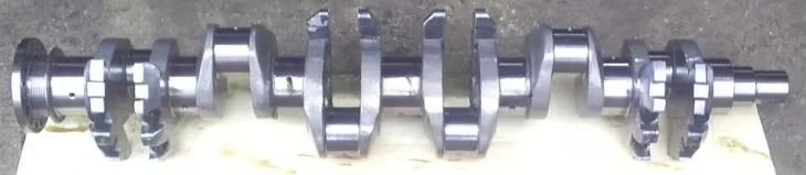 Motorkurbelwelle für Benz Gusslegierungsstahl OM355 OM352 OM314 Bus OM360 Bus OM457 Hochwertige Oberfläche HartnitridingCustom