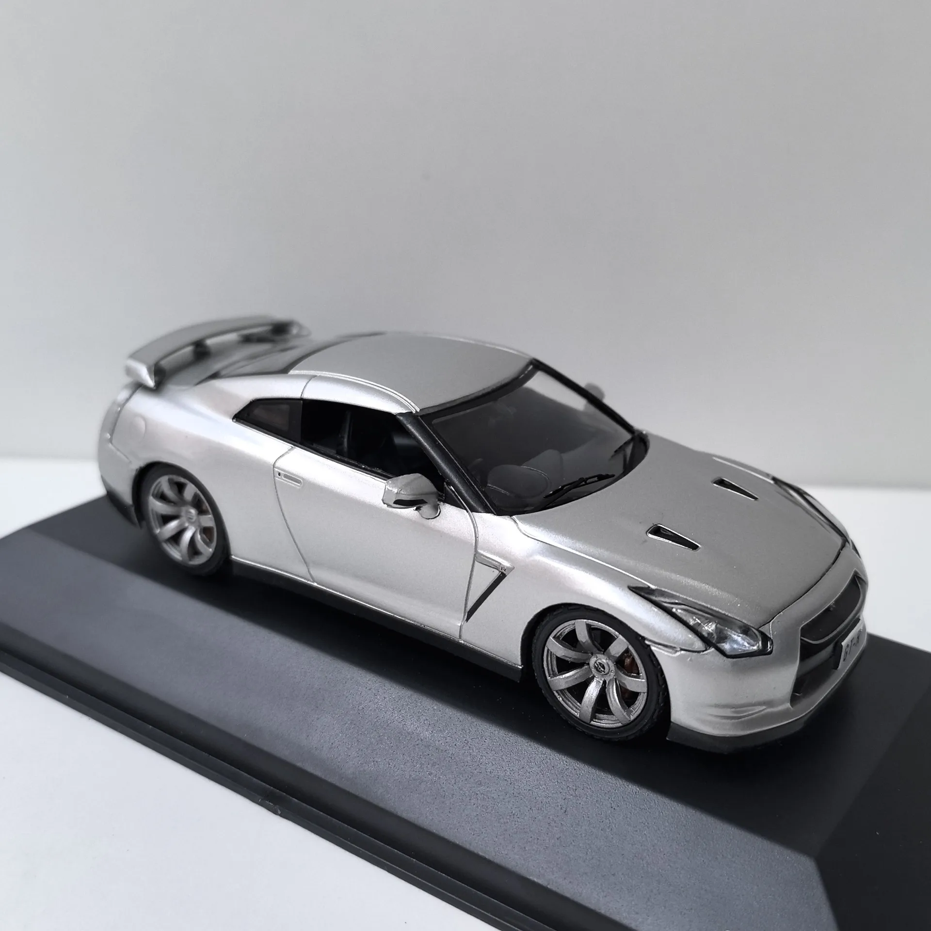 دييكاست الأولى 1/43 مقياس نيسان GT-R R35 2008 نيسان سبيكة سيارة نموذج تحصيل لعبة هدية تذكارية عرض حلية