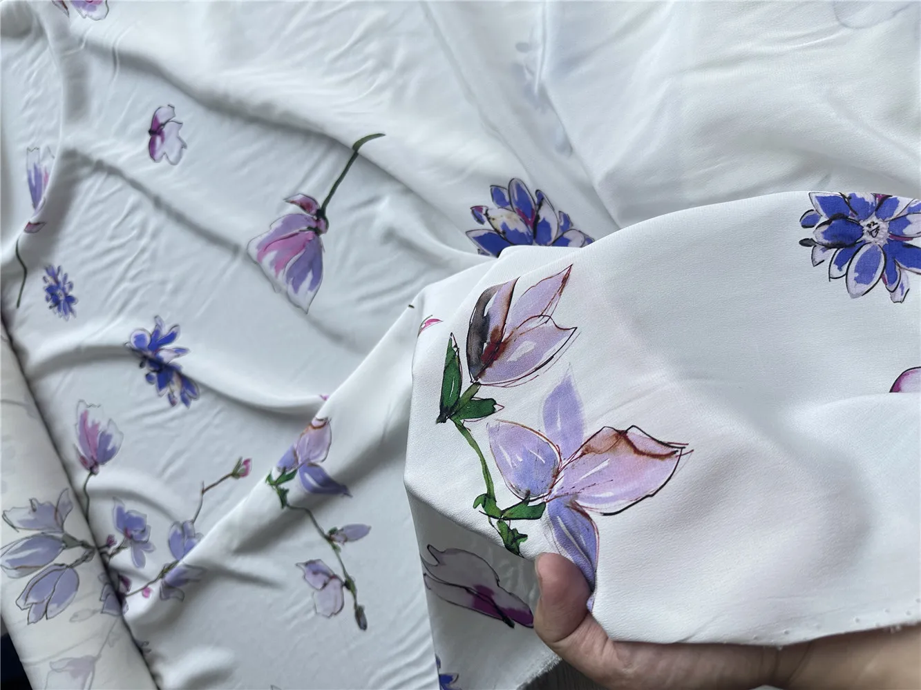 1 meter 100% Mulberry Silk 20 momme Heavy Crepe Silk Fabric White Purple Floral Printed 140cm 53