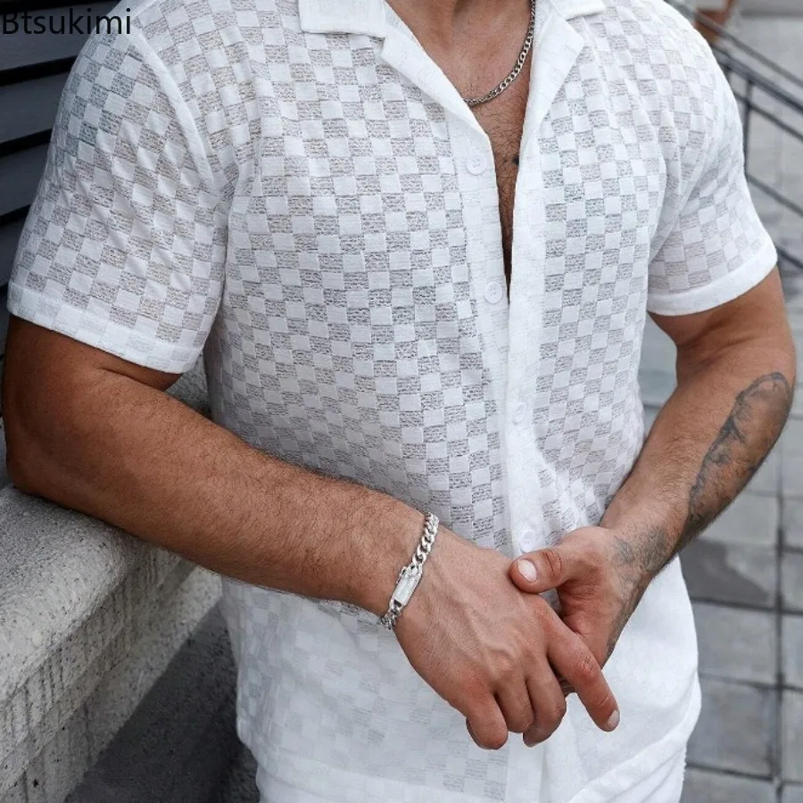 الصيف الرجال الجوف خارج شبكة الدانتيل قمصان الصلبة قصيرة الأكمام مثير انظر من خلال القمم موضة الجاكار الترفيه التلبيب قمصان للرجال