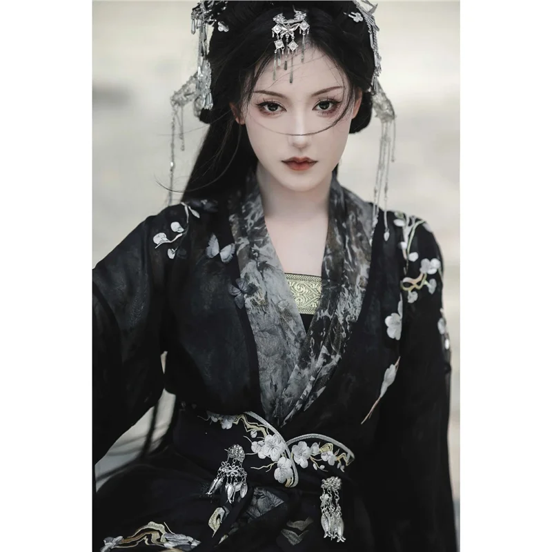 

Hanfu female plum blossom heavy industry embroidery clear wind south and north dynasties martial arts wind