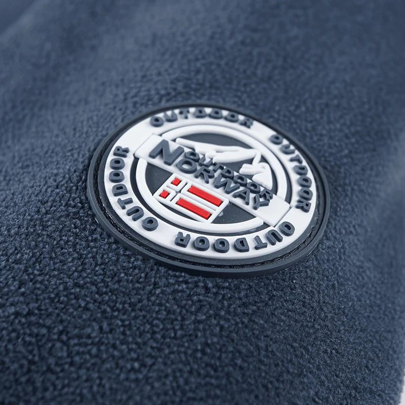 2025 Fleece-Herrenmantel, verdickt, warm, winddicht, lockerer Outdoor-Kragen, Fleece-Kapuzenjacke, norwegisch bedruckt, guter Soldat – Detail 4