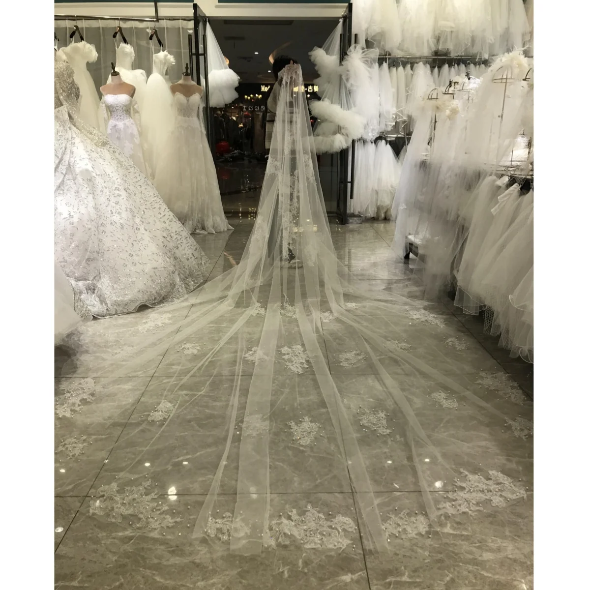 

High quality lace bridal veils long 3x4 Lace Wedding Veil Appliques Bridal Veils With Comb Cathedral Long Veil Customized