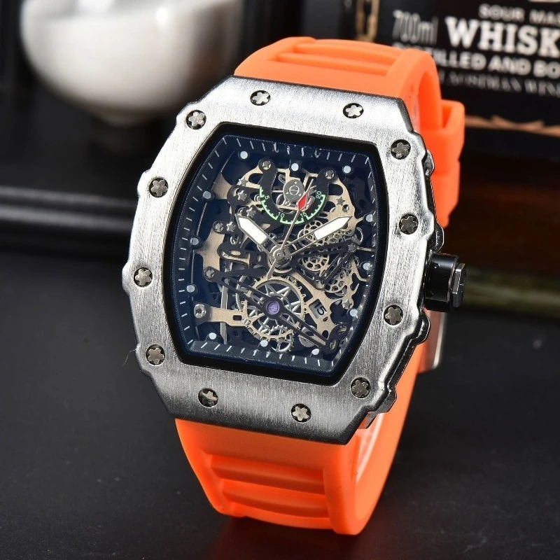 ​ ​ 2025 ساعة كوارتز رياضية هيكل عظمي للرجال طراز ميكانيكي سوار فولاذي غير قابل للصدأ كرونوغراف مضيء موضة خارجية غير رسمية