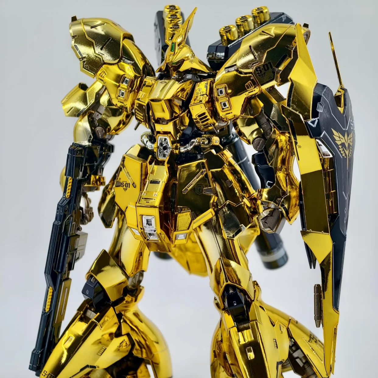 SIHAI モデル RG 1/144 MSN-04 サザビー 電気メッキ版 組立モデルキット アニメアクションフィギュア モデル プラスチックロボット玩具