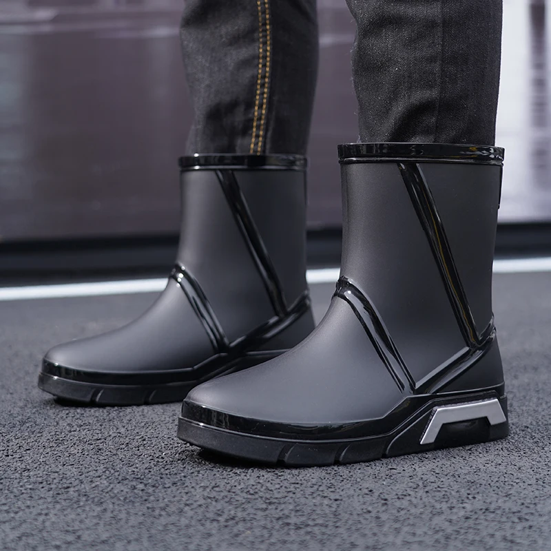 Thickened rain boots, spring and summer, medium and high-top, labor protection rain boots, men's and women's anti-slip rubber bo
