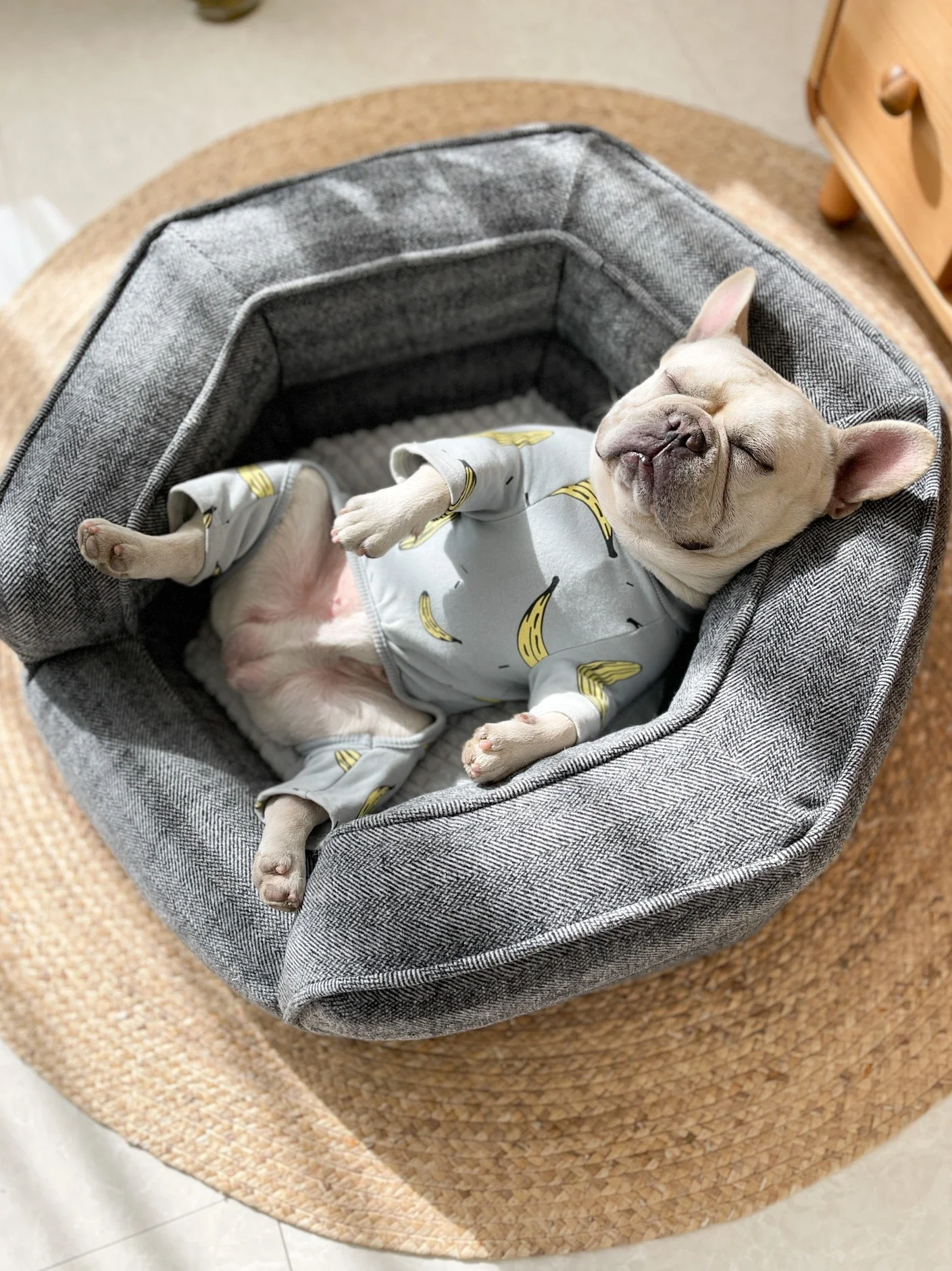 Deep Sleep Hexagon Dog Sofa Fighter Dog Kennel Bed Fully Removable and Washable Pet Bed Nest Thick and Warm Dog Cushion