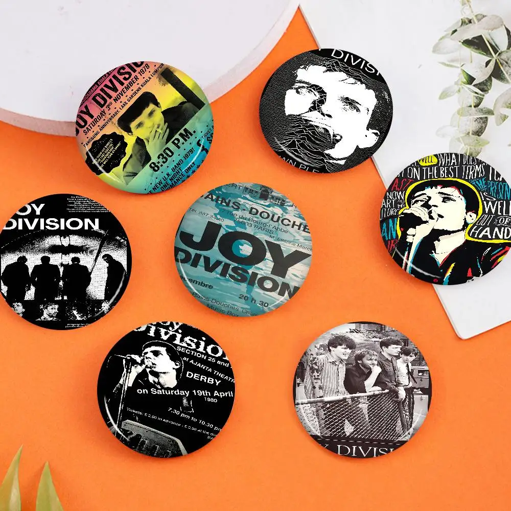 الفرقة الفرح قسم صفيح دبوس زر مخصص أنيمي دور المدرسة القديمة بروش الكرتون طوق شارة مجوهرات هدية المشجعين