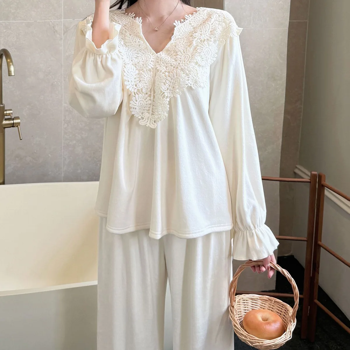 island-velvet-new-autumn-and-winter-simple-long-sleeved-pants-thick-sleepwear-round-neck-outerwear-women's-home-clothes