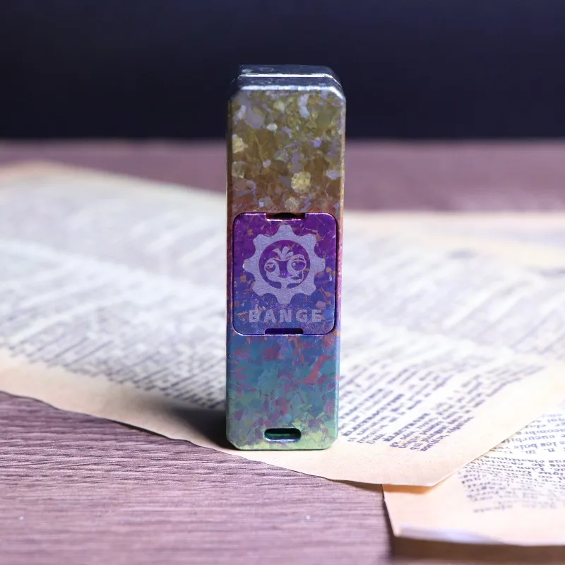 Fidget EDC Ice Crystal Titanium Clicker Fidget Toy – Ein cooles Dekompressionsspielzeug mit Fingerspitzen-Push-Karte aus Metall