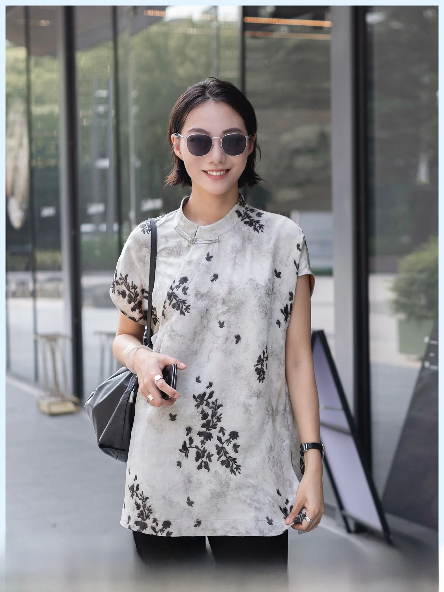 

Zhou Zhou 2026 Summer New Heavy Embroidery Button Small Stand Collar Loose Sleeveless Shirt Women Fashionable Breathable Thin
