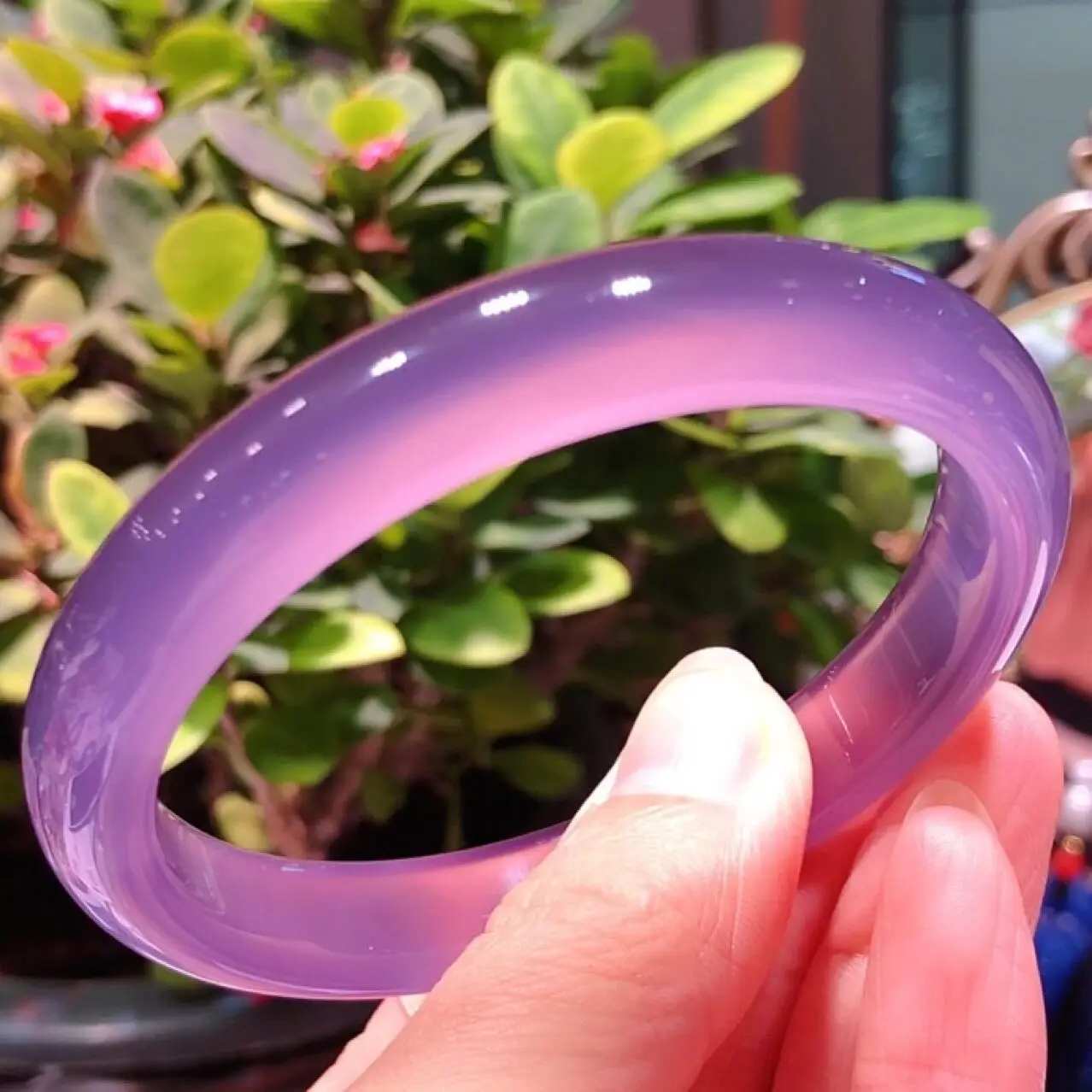 

Браслет из натурального агата: модный, с узором лотоса, из агата цвета нефритовой пудры, прозрачный, с эффектом льда, светящийся, фиолетовый.