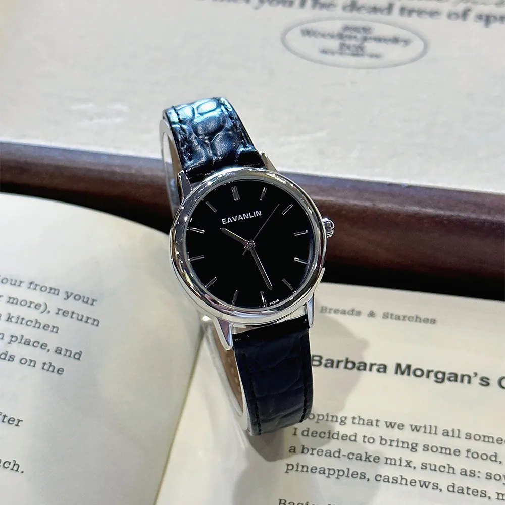 New Stylish Small Round Watch For Women, A Luxurious And High-End Leather Strap Watch, 2026 New Model, A Unique Timepiece.