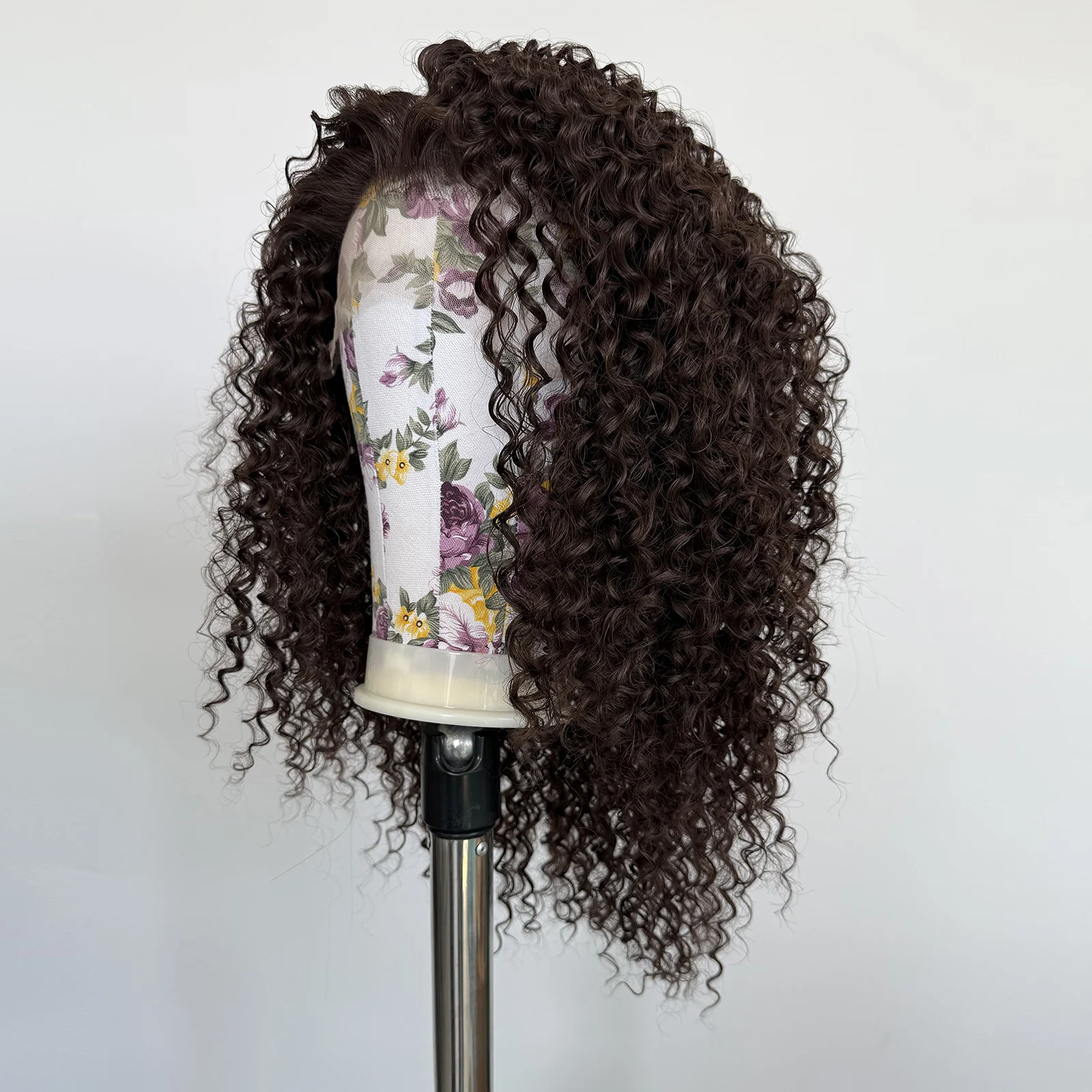 

Шоколадно-коричневый вьющийся парик 13x4, длинные глубокие вьющиеся синтетические волосы, термостойкие, для ежедневного использования, парик из натуральных волос для женщин