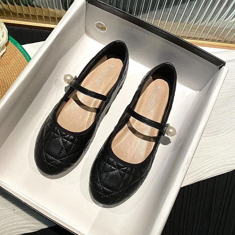 Suyin's Same Style Lady ~ Imported Calfskin Quilted Pearl Buckle with Shallow Mouth Flats Shoes for Women