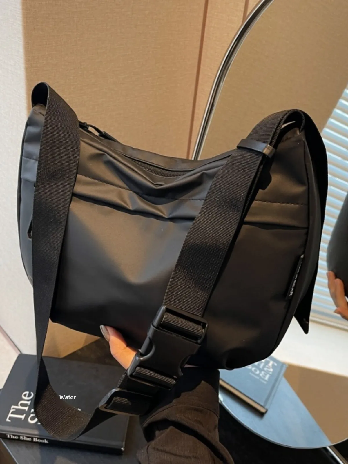 

Waterproof Nylon Dumpling aped Crossbody Bag for Women Commuter Friendly Large Capaci Underarm Bag Single oulder Trendy