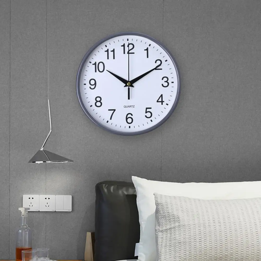 Round Wall Clock Simple Style High-precision Battery Operated Easy-to-Read Non-Ticking Quartz Clock Wall Decor