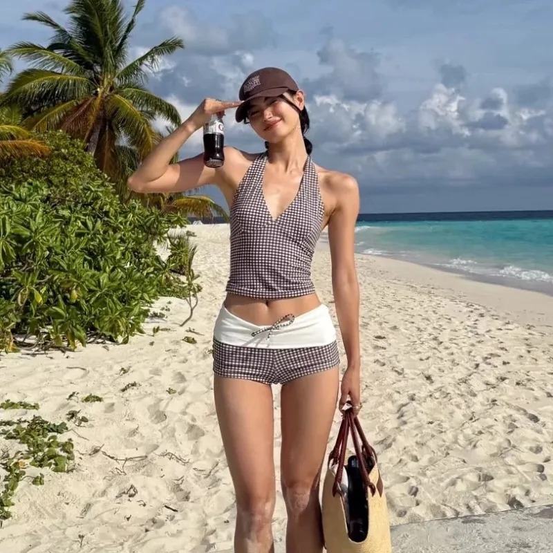 Nuevo conjunto de Bikini Sexy con escote en V profundo, traje de baño de dos piezas con espalda descubierta y Control de barriga a cuadros de cintura alta para vacaciones en la playa