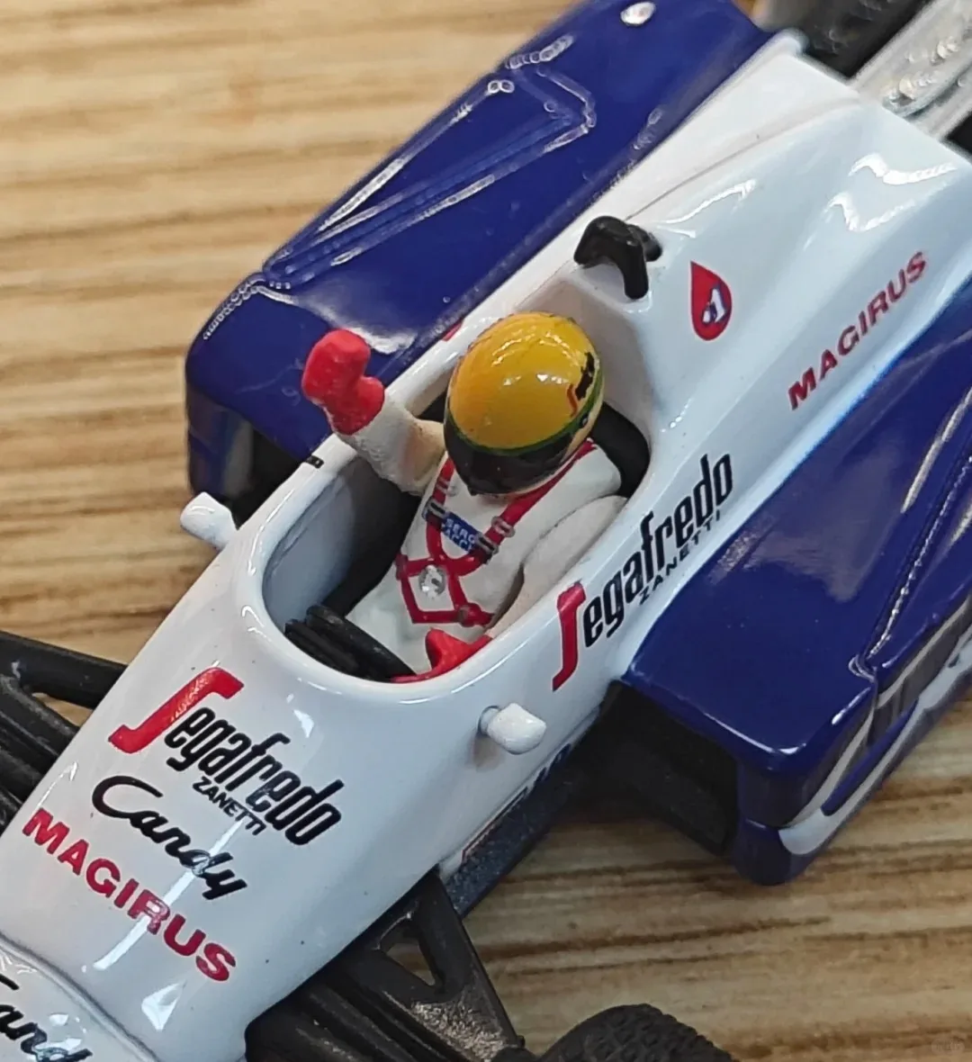 minigt-1-64-toleman-tg184-19-ayrton-senna-model-car