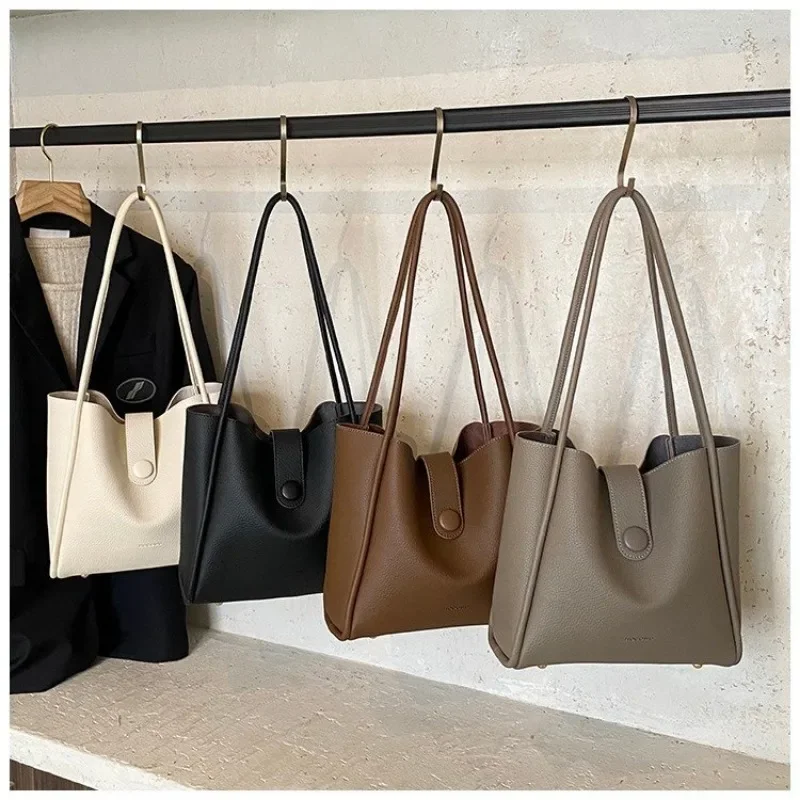 

Luxurious Office Diaper Bag Handbag One Shoulder Boutique Shopping Exquisite Glamorous Versatile Stylish Practical