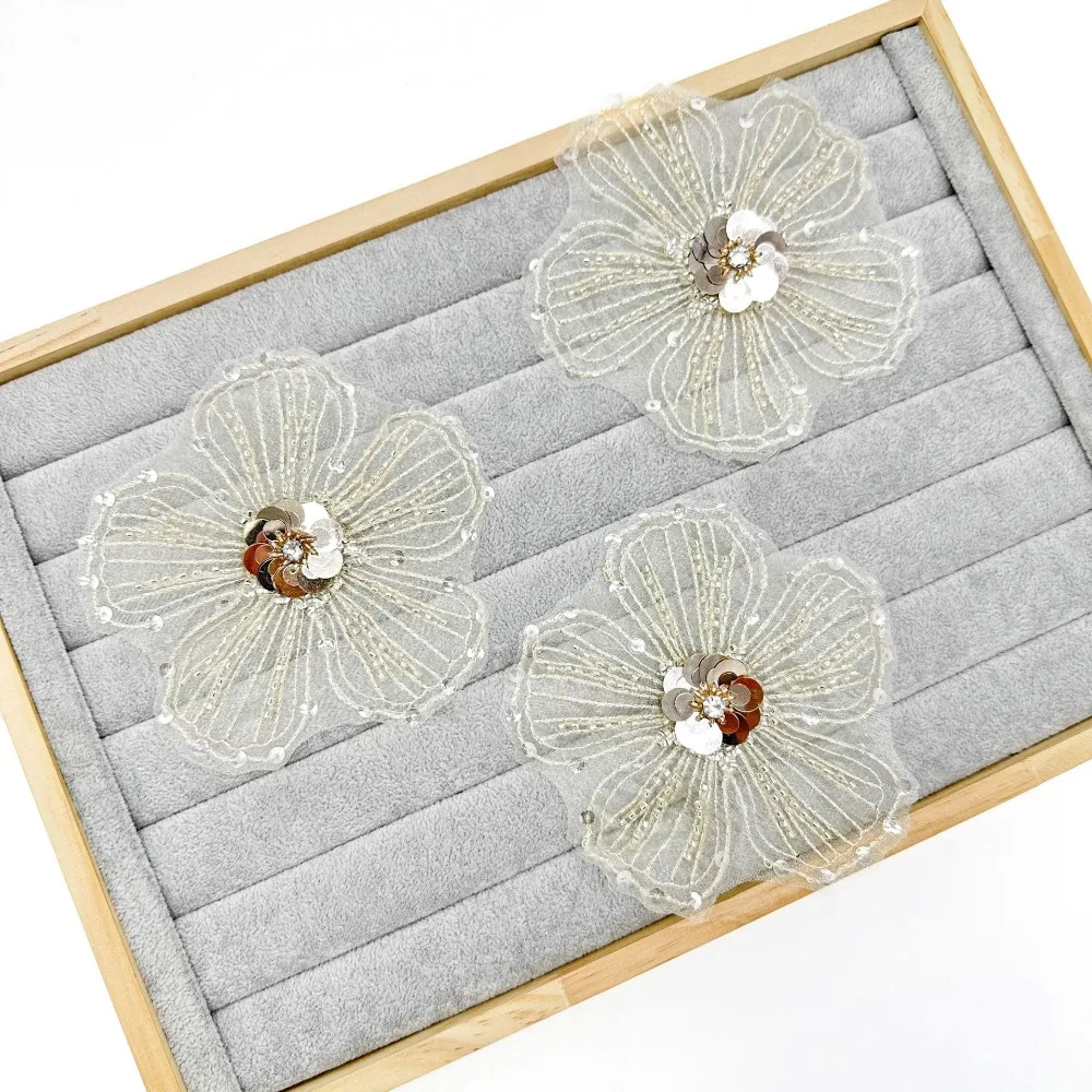 Nuovi accessori di abbigliamento abito con colletto tempestato di fiori sul petto accessori per spilla in tessuto di pizzo ricamato decorativo fai da te