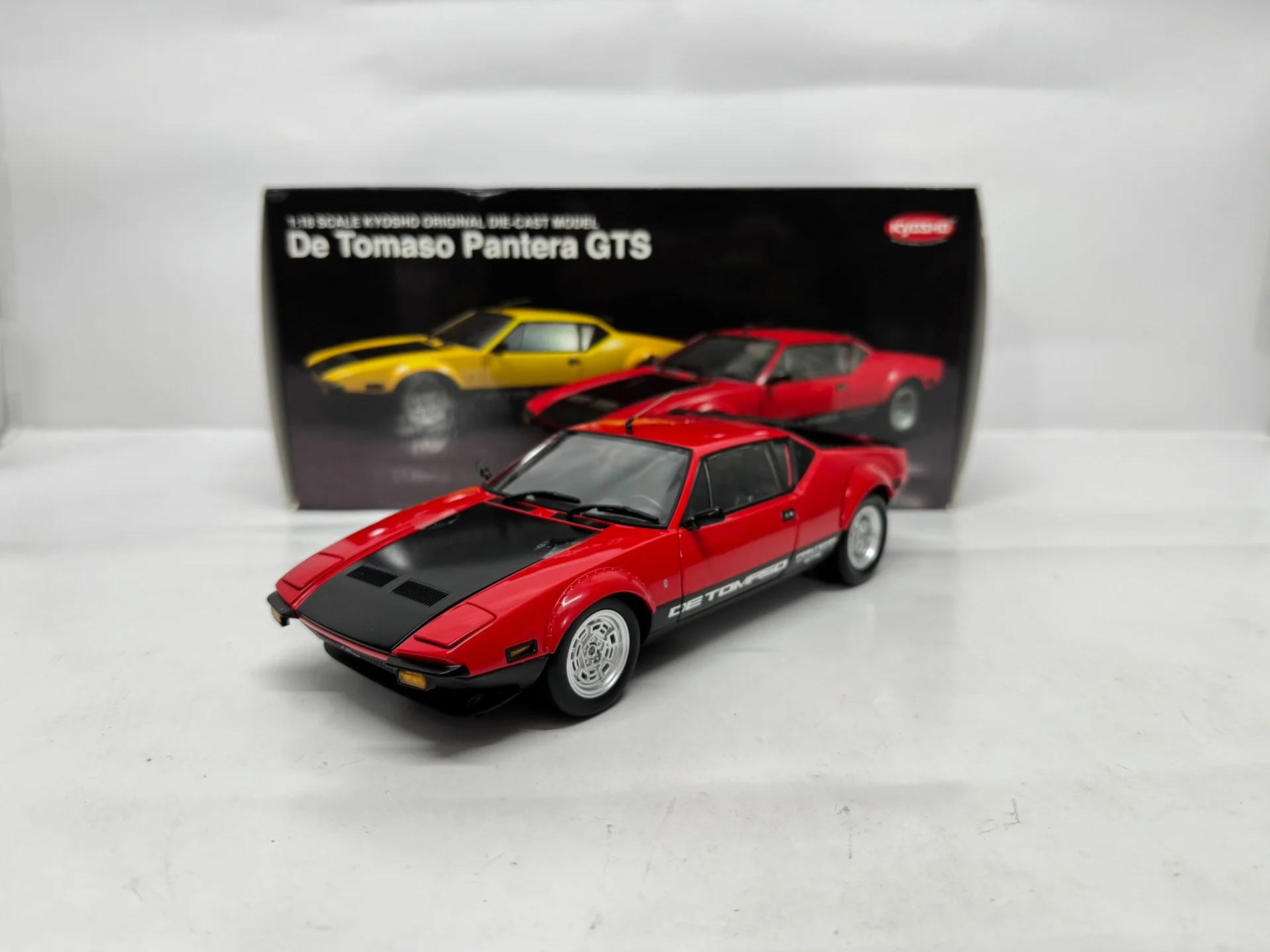 

Модель автомобиля Kyosho 1:18 De Tomaso Pantera GTS, красно-черная, имитация, лимитированная серия, полностью открывающаяся, из металлического сплава, статическая, подарок