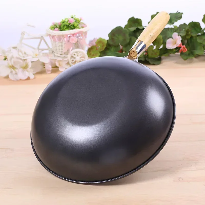 Frying Pan High-end Home Non-stick 30cm Wooden Handle Traditional Wok Super Cost-effective Scrambled Eggs Pan-free Pan Wok Pans