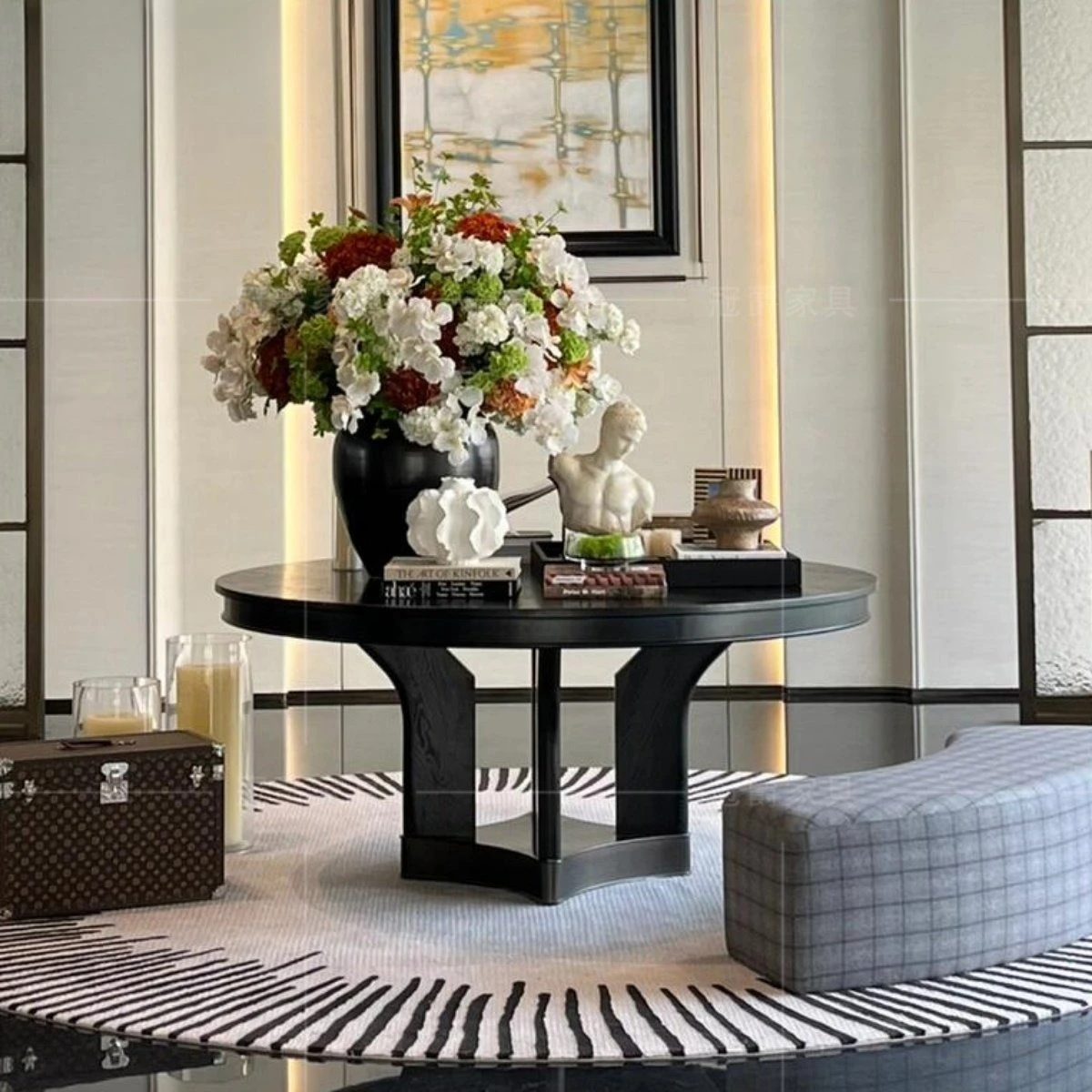 

Офис продаж, лобби отеля, платформа для цветов, платформа для обзорного просмотра, верхний этаж клубхауса, стол для прихожей, современный большой ресепшн