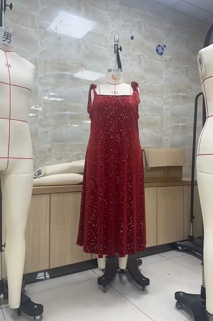 موضة الأحمر الساخن ختم المخملية ستار طباعة أكمام التعادل الحمالة فستان المرأة المتضخم عادية فضفاض بلا أكمام ألف خط فستان