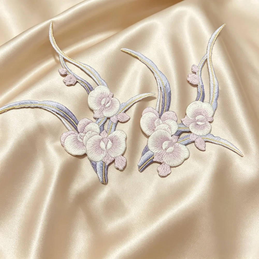 Blue Phalaenopsis Embroidered Patch – Elegant Orchid Blooming Happiness, Perfect to Elevate Your Everyday Basics