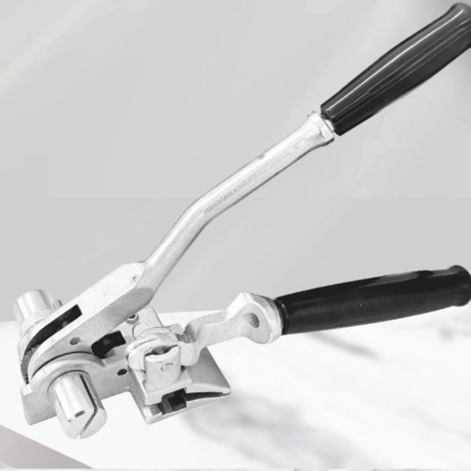 Strapping Tensioner and Cutter Hand-Operated Ratchet Strapping Tool Banding Tool with Cutter Compact for Packers, Packaging view 6