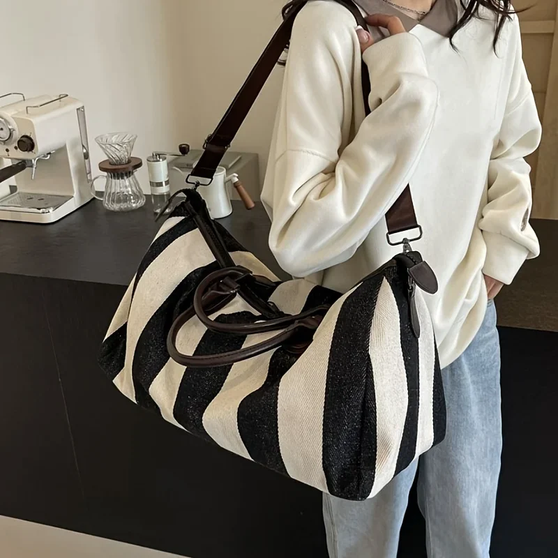 1pcs Stylish Striped Large Capacity Travel Bag Vintage Inspired Oxford Shoulder Bag and Crossbody Bag for Women Zipper Closure