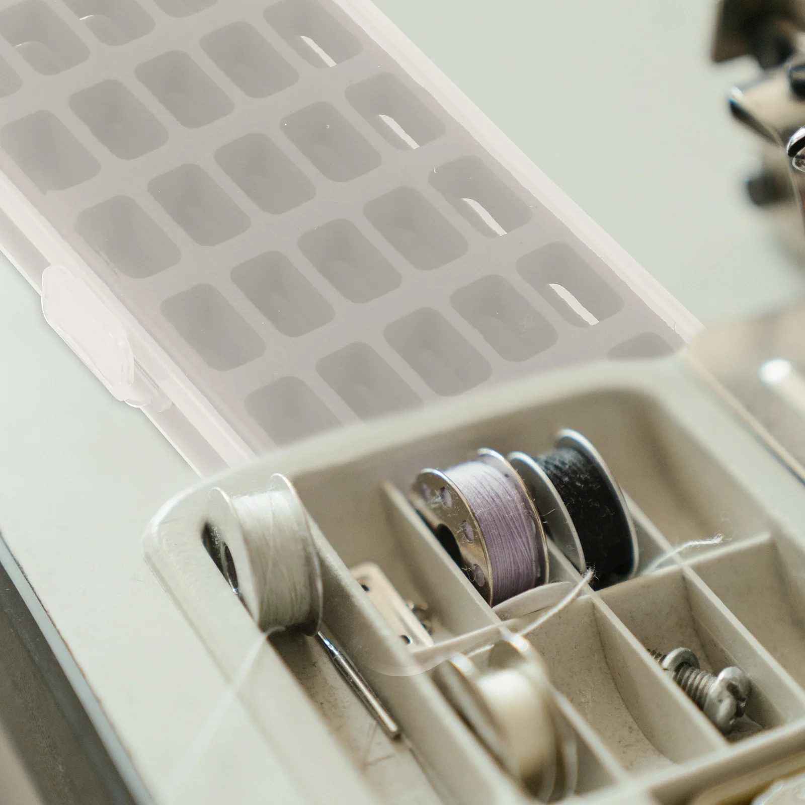 

1Pcs 30 Slots Bobbin Cases Meticulously Crafted Color Pattern Non Peeling Bobbin Case Sewing Supplies Sewing Supplies