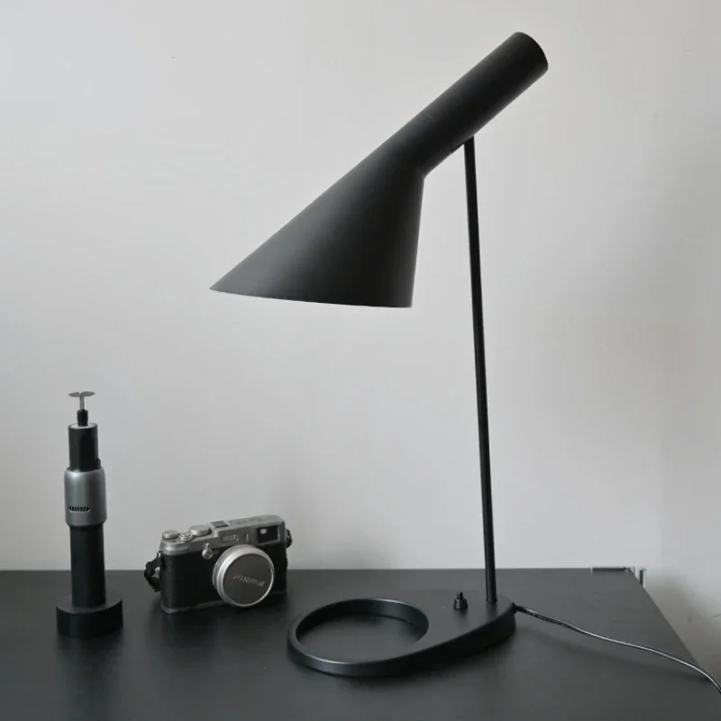 Table lamp retro minimalist study office desk reading hotel bedside minimalist creative AJ floor