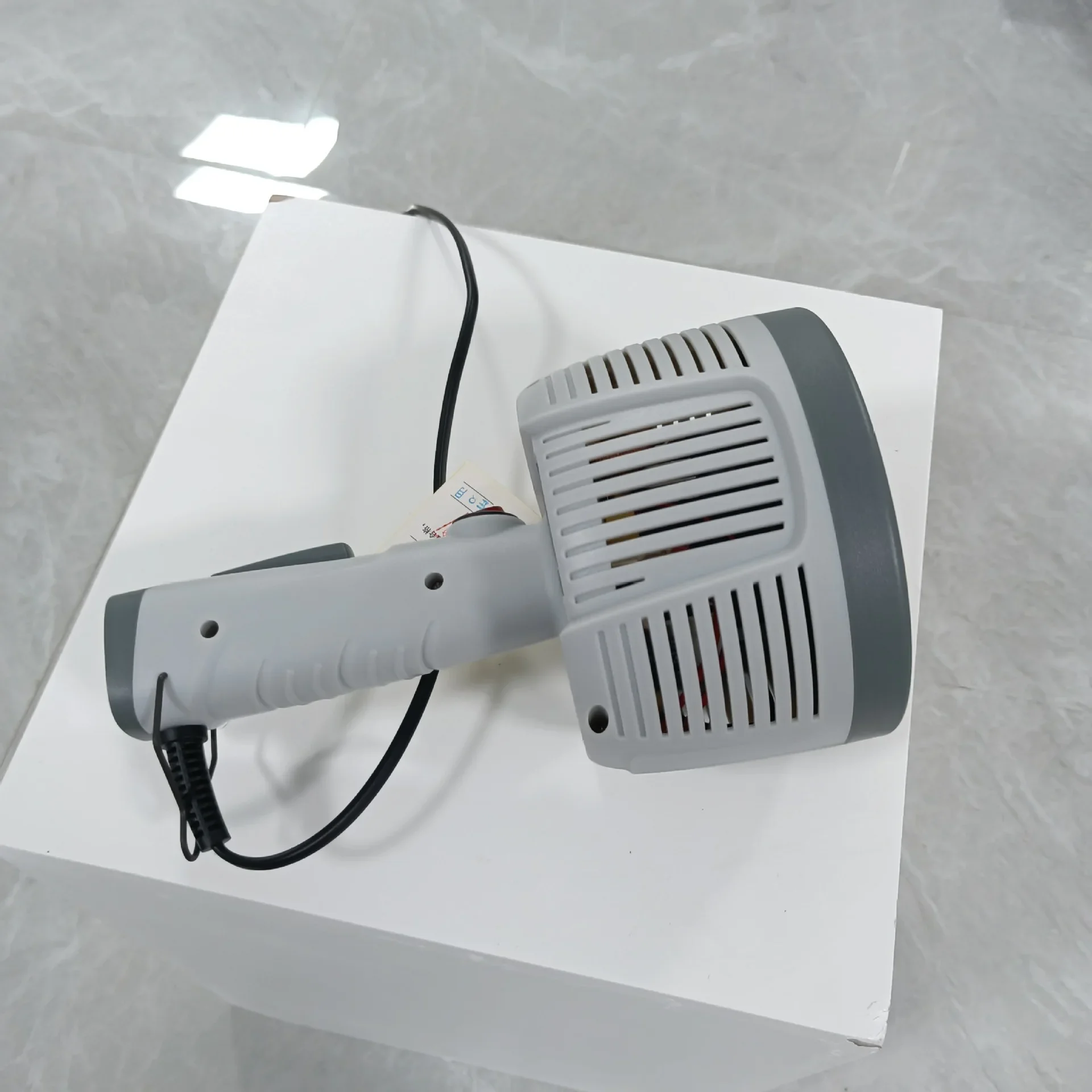 Semi-Automatic Aluminum Foil Sealing Machine for Beverages Easy to Operate Heat Sealing on Jars Cans Bags Barrels