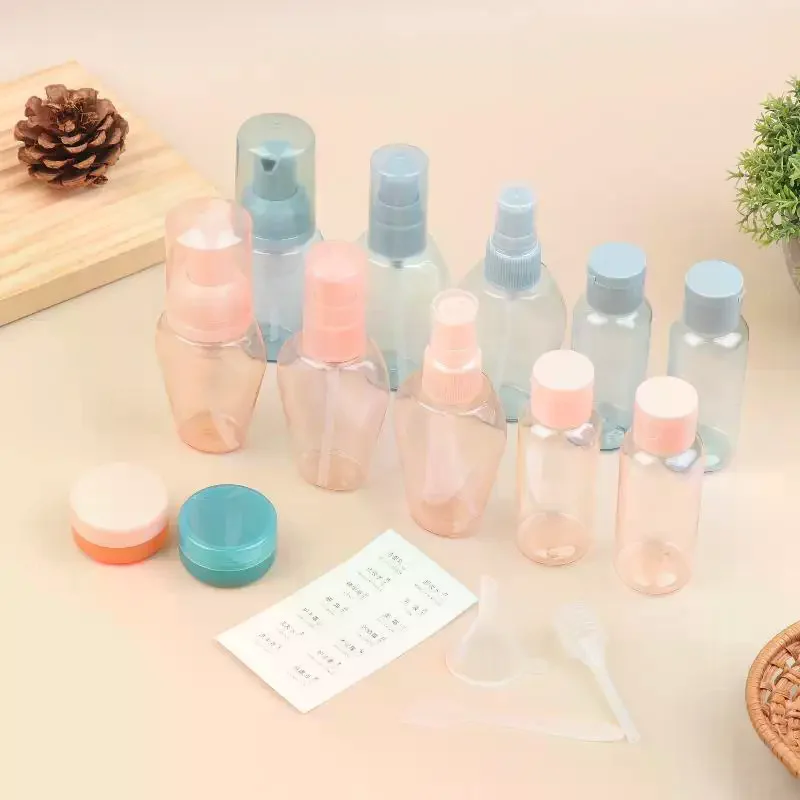 10-teiliges tragbares Reiseflaschen-Kulturbeutel-Set, auslaufsicheres Set, klare Kosmetikbehälter in Fluggröße für Lotion, Shampoo