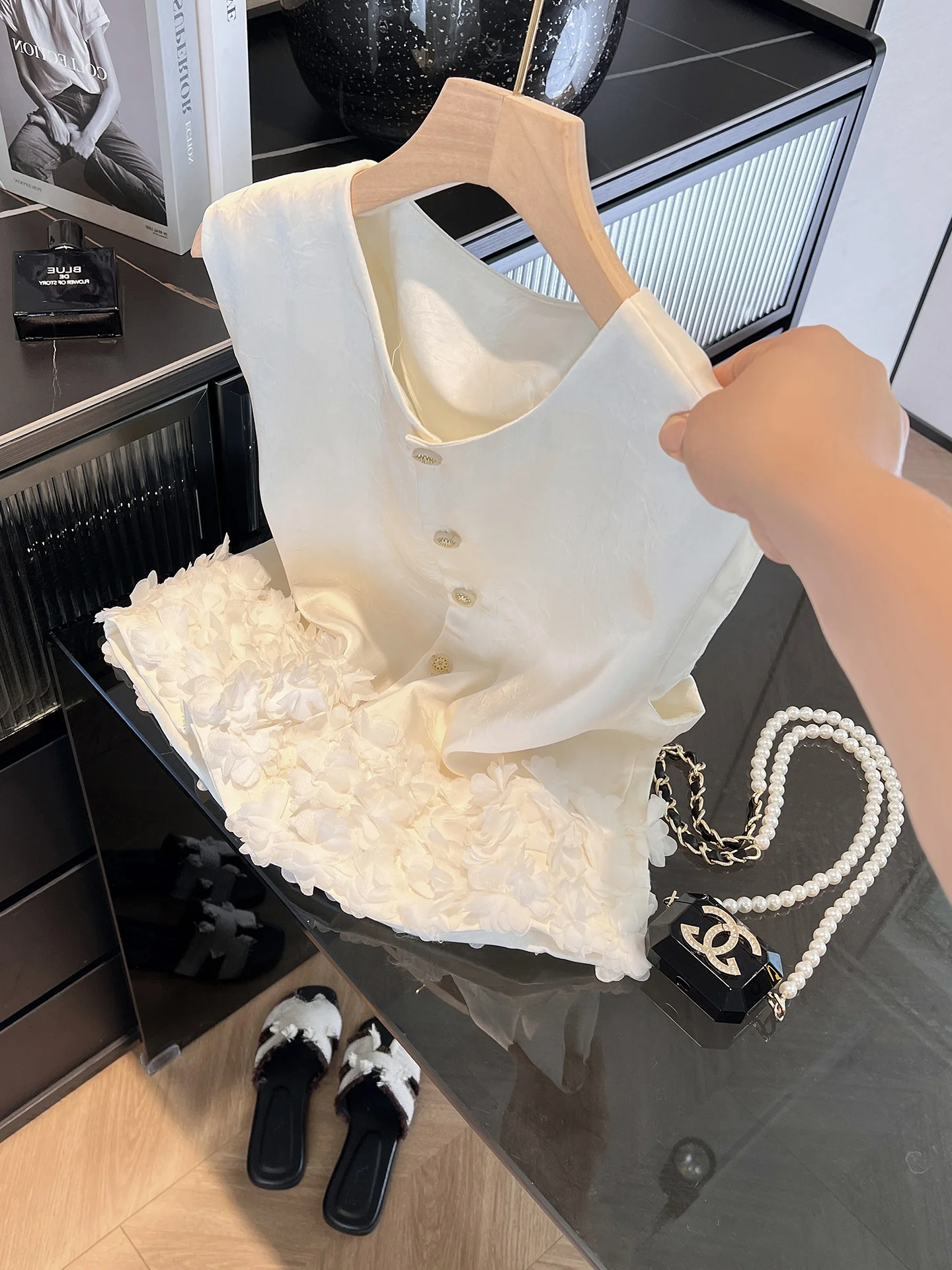 

Faionable Svel Women's Vest Commute Versatile Single Button Summer Top High End European Brand Straight Cut Korean Sle