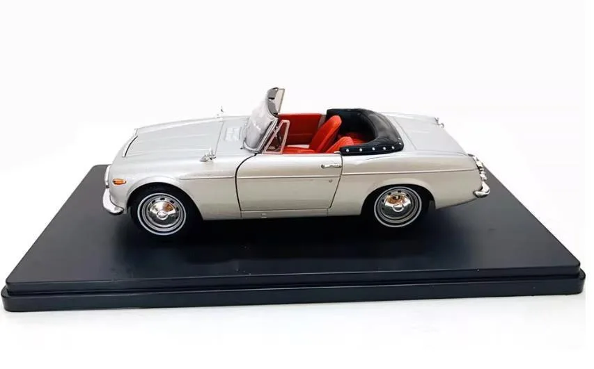 1/43 وصول جديد سعر خاص دييكاست المعادن خمر الكلاسيكية داتسون للتحويل سيارة رياضية نموذج الأثاث عرض مجموعة