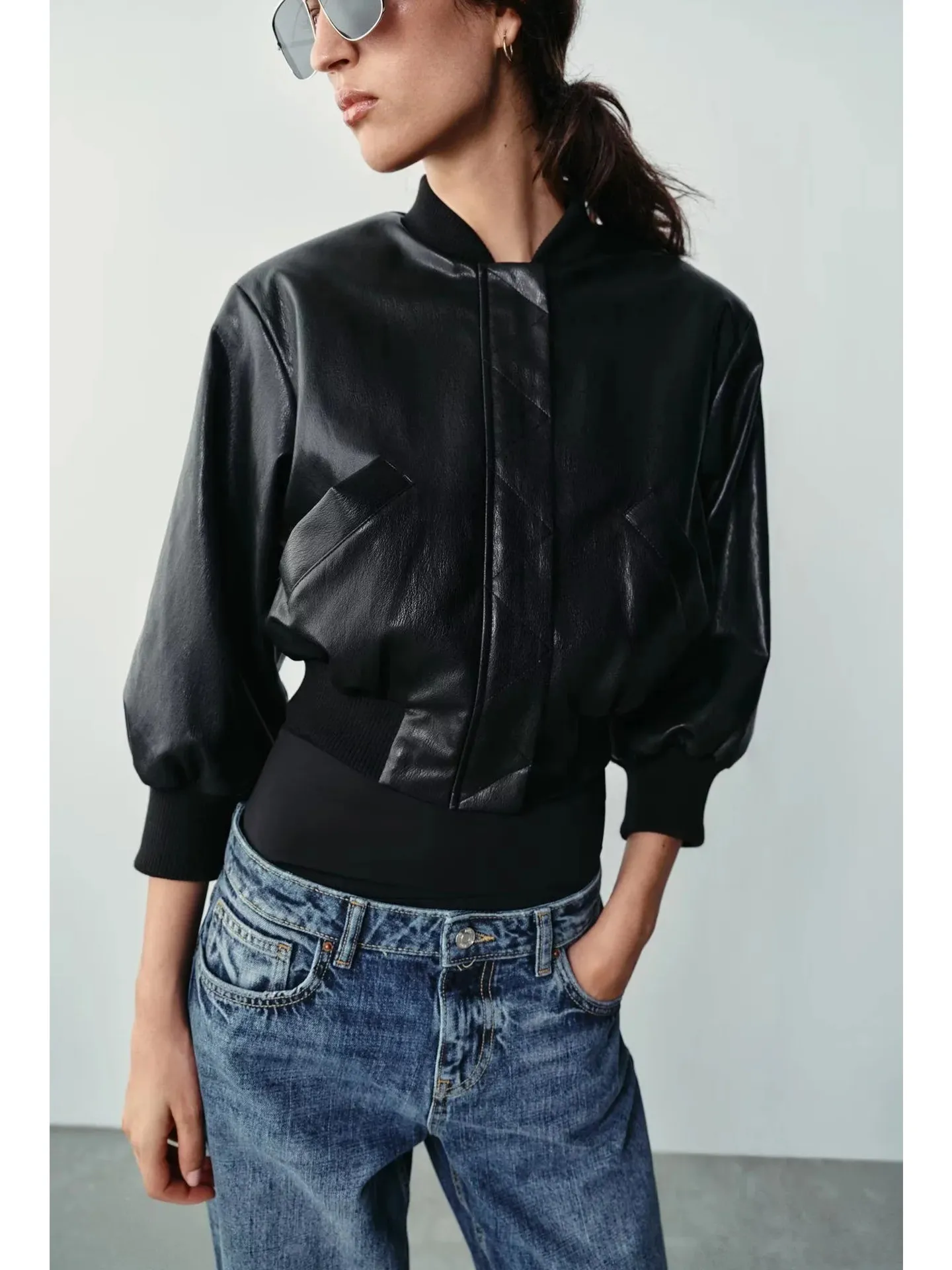 Fall New Women's round Neck Long Sleeve Padded Shoulder Short Pilot Jacket Coat French Style Standard Fit Polyester Fiber Zipper