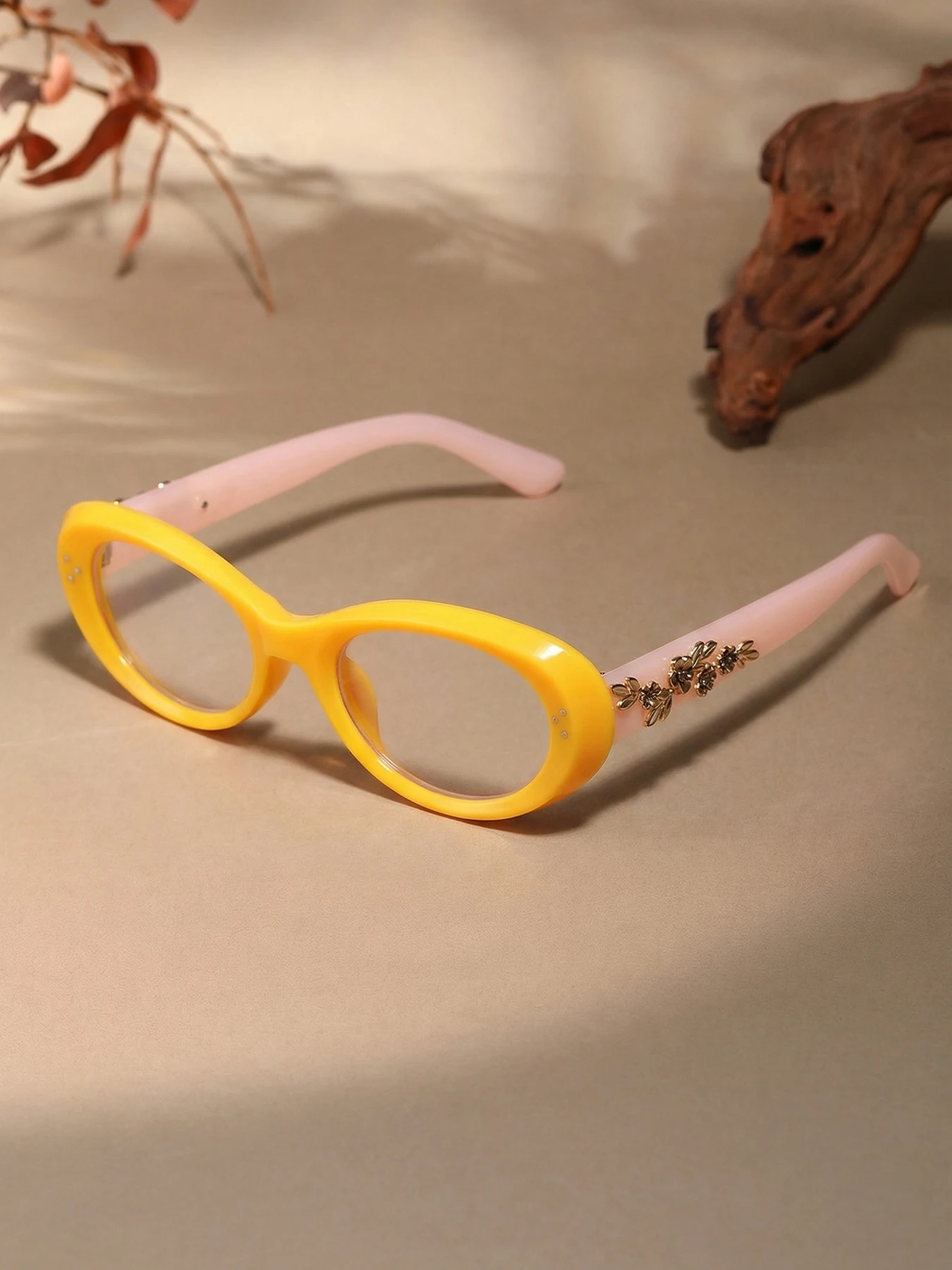 Women's Oval Small Frame Fashionable Flat Glasses with Three-Dimensional Floral Design, Retro Colorful Frame with a Vibrant Look, Suitable as a Fashion Accessory or for Daily Use, Elegant High-End Eyeglass Frames for Women, Transparent Lenses