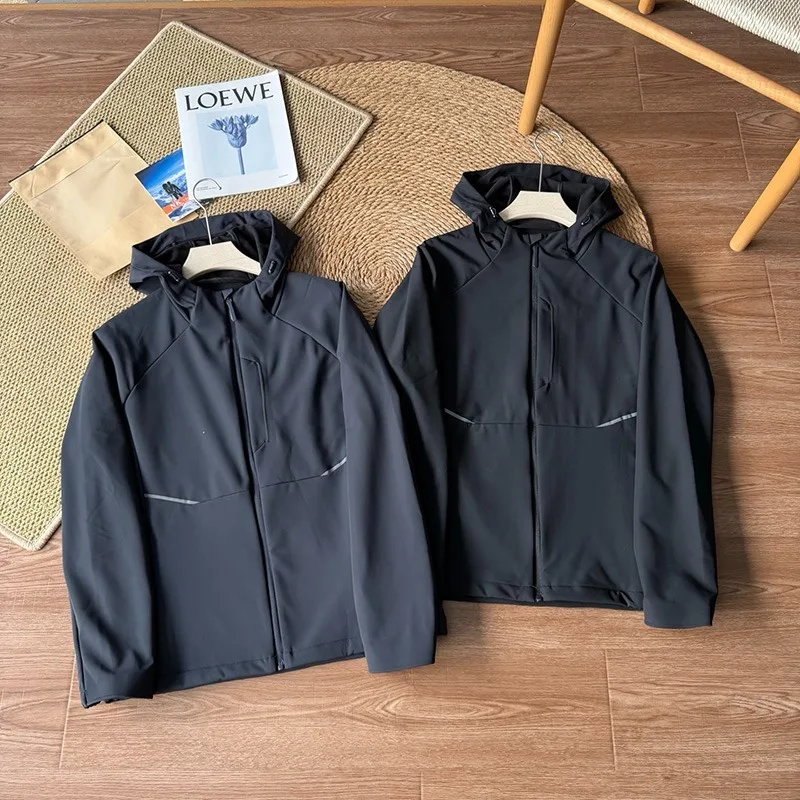 Men's Outdoor Softshell Fleece Jacket - Warm Hooded Windbreaker Coat for Fall & Winter Hiking, Commuting & Daily Wear