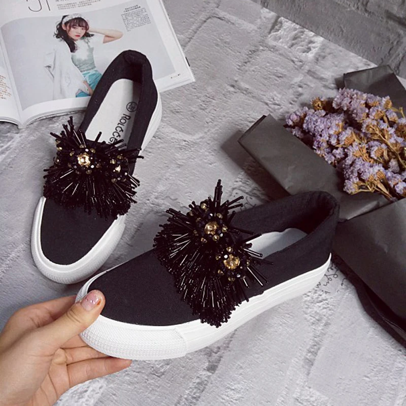 Women Sneakers Soft New Design Bead Pearls Flowers Tassel Black Thick Sole Platform Lady Round Lolita Canvas Vulcanized Shoes